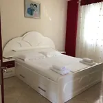 Rei Apartments